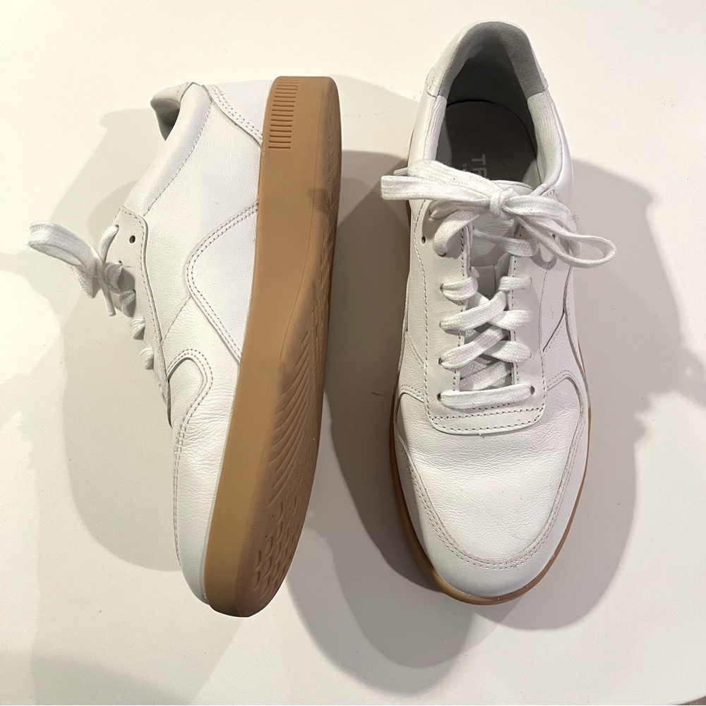 White Everlane Court Sneaker Gum Sole